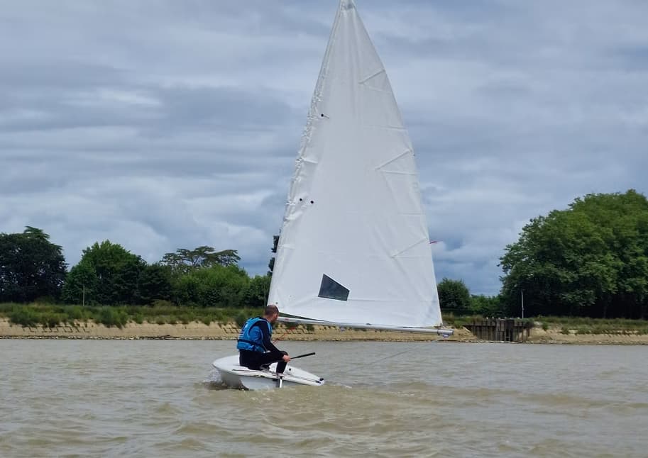 ILCA — près serré